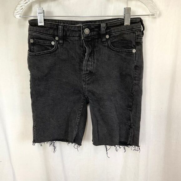 Free People Button-Fly Raw Hem 7" Jean Bermuda Shorts in Ash Black 24 - Picture 6 of 14